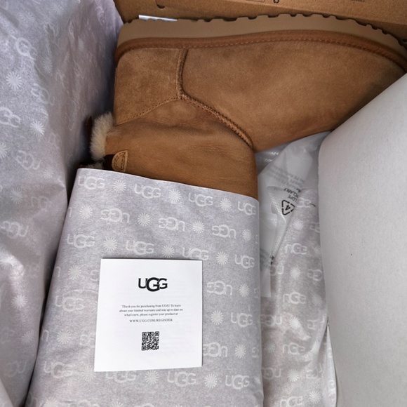 UGG Bailey Bow Tall II - Picture 4 of 6